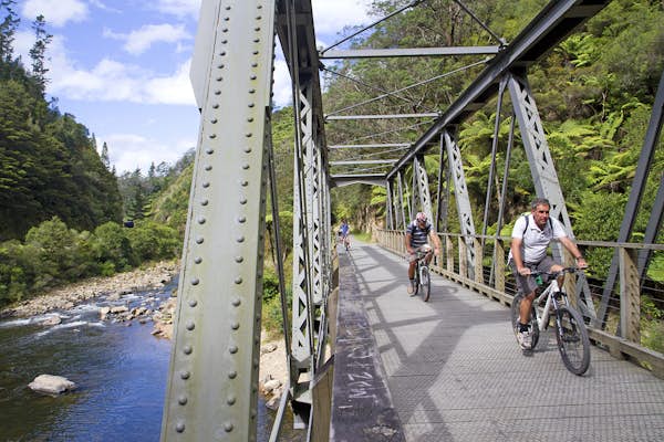 Ten stunning New Zealand cycle rides