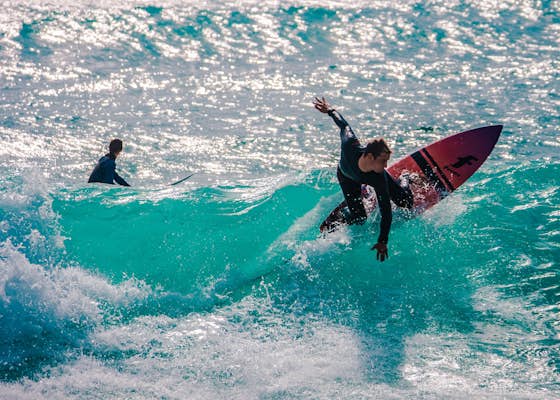 The best places to surf in the Algarve, for beginners, pros and everyone